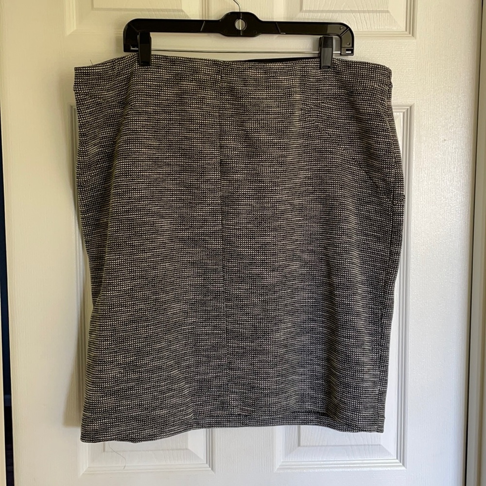 Elle Black & White Skirt